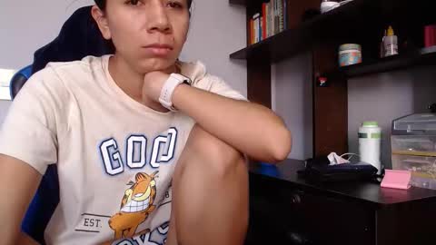 vanesa sexy online show from November 2, 2025, 12:18 pm