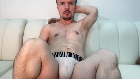 Aaron online show from September 26, 2025, 11:31 pm