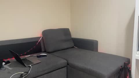 Aaron online show from December 14, 2025, 4:18 am