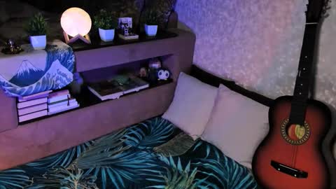 Snapshot of midnight_answer chatting on September 21, 2025, 4:08 pm Max online show from September 21, 2025, 4:08 pm