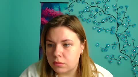 Mariana online show from November 11, 2025, 12:16 pm