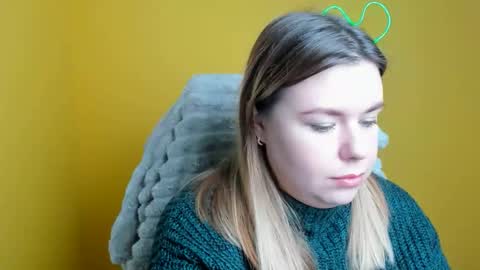 Mariana online show from November 17, 2025, 12:22 pm