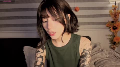 midori__san online show from December 4, 2025, 1:04 am