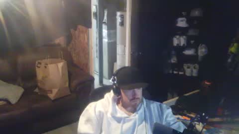 Snapshot of midtownhustler chatting on October 8, 2025, 11:41 am midtownhustler online show from October 8, 2025, 11:41 am