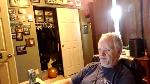 midwestdad09 online show from October 17, 2025, 1:57 pm