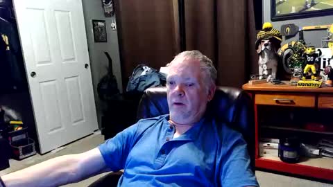 midwestdad09 online show from April 4, 2026, 9:29 am