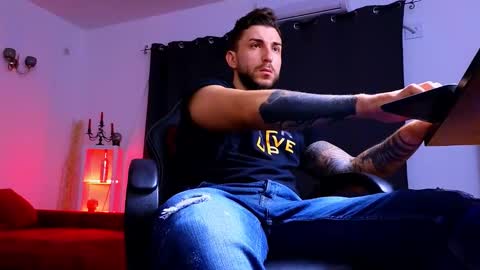 MightyAaron online show from September 13, 2025, 1:27 am