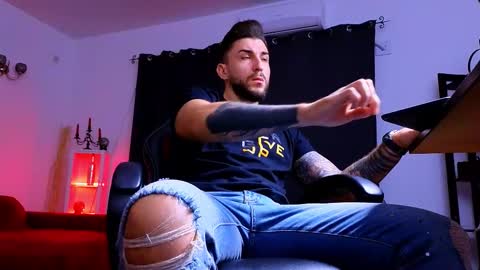 MightyAaron online show from October 6, 2025, 2:31 am