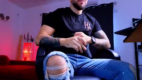 MightyAaron online show from October 9, 2025, 5:49 am