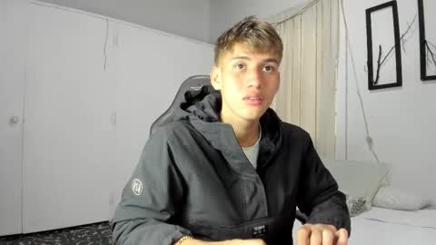 Miguel Hernandez online show from March 7, 2025, 8:55 pm