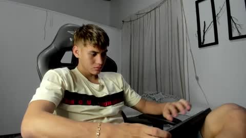 Miguel Hernandez online show from March 8, 2025, 10:24 pm