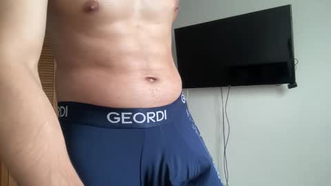 miguelmazo193 online show from June 4, 2026, 8:59 pm