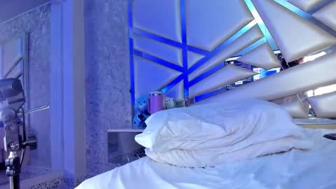 MIA 3 online show from February 26, 2026, 12:31 am