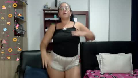 Snapshot of miia_big1boobs chatting on February 22, 2025, 2:17 am  miia big1boobs online show from February 22, 2025, 2:17 am