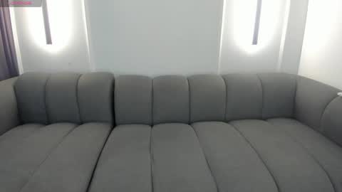 Mia online show from March 30, 2026, 11:44 am