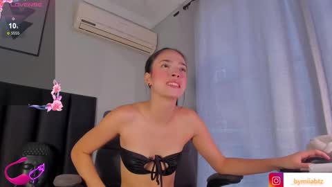 miia_bratz online show from September 18, 2025, 7:49 pm
