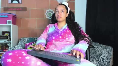 miia_lovve online show from May 20, 2026, 9:04 am