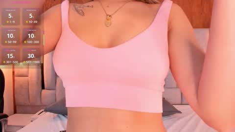 Mia  online show from February 18, 2026, 12:12 pm