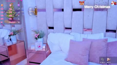 Miia Schwarz  online show from December 19, 2024, 4:02 pm