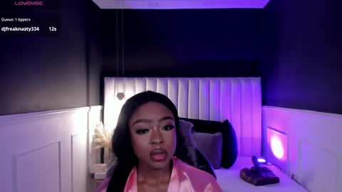 Miia Schwarz  online show from April 16, 2026, 12:28 pm