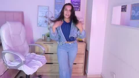 M I I A     online show from June 3, 2026, 9:53 pm