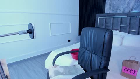 Mia Monroe online show from February 6, 2025, 8:02 pm