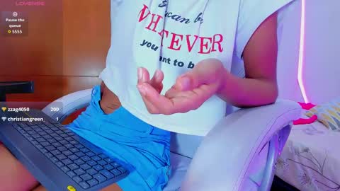 mia sofia online show from September 19, 2025, 7:25 pm