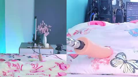 miiastone_cm online show from June 6, 2026, 7:07 pm