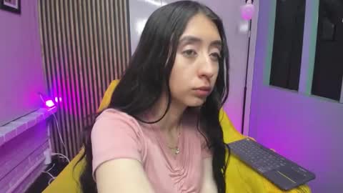 miilu  online show from November 6, 2025, 4:13 am