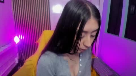 miilu  online show from December 19, 2025, 3:35 am