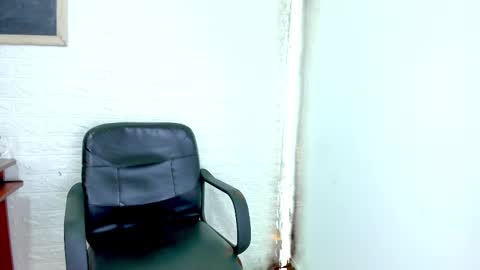 Snapshot of miiss_evaa chatting on February 17, 2025, 11:23 am miiss_evaa online show from February 17, 2025, 11:23 am