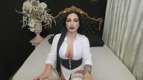 Mikaela online show from February 12, 2025, 7:55 am
