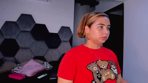 Mikaela blondie bigass online show from April 30, 2026, 11:09 pm