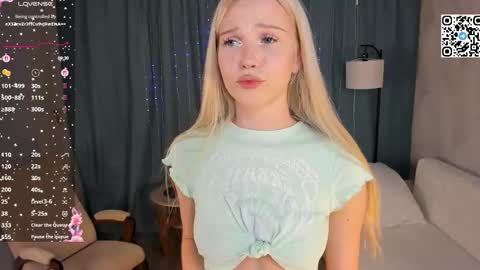 Angel girl online show from April 12, 2026, 8:58 pm