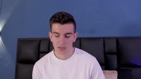 mikael online show from September 12, 2025, 4:45 am