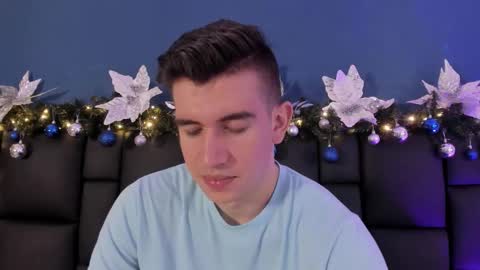 mikael online show from December 4, 2025, 4:33 am