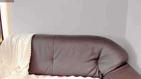 mikasssu online show from December 17, 2025, 9:48 am