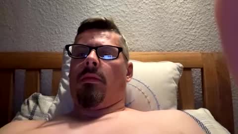 mike4u26 online show from October 14, 2025, 9:15 pm