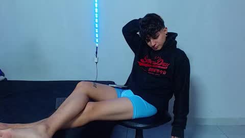 Mike IMDEPENDIENT MODEL online show from October 10, 2025, 2:16 pm