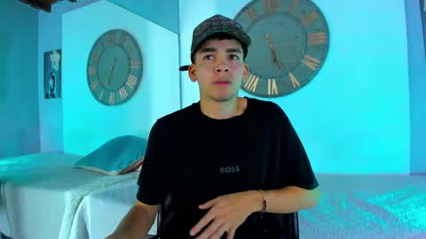 Mike 0233 online show from January 19, 2025, 4:33 am