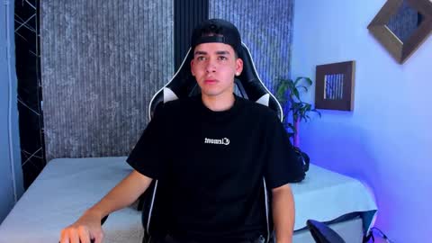 Mike 0233 online show from September 17, 2025, 4:47 am