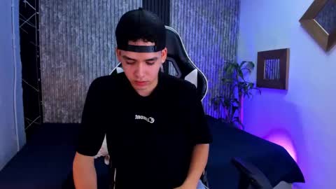 Mike 0233 online show from September 18, 2025, 5:20 am