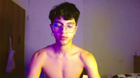 Mike Pineapple online show from October 18, 2025, 4:04 am