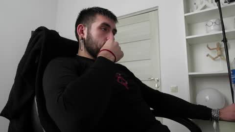 MIKE PLATANO online show from September 22, 2025, 1:24 pm