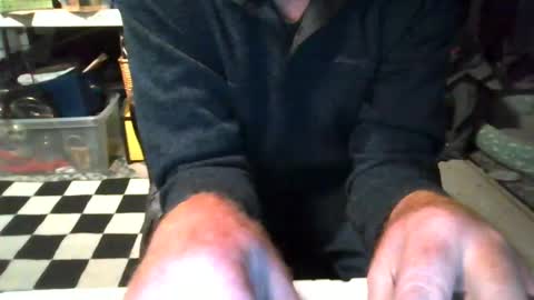 Snapshot of mikeb3200 chatting on December 15, 2024, 4:40 am mikeb3200 online show from December 15, 2024, 4:40 am