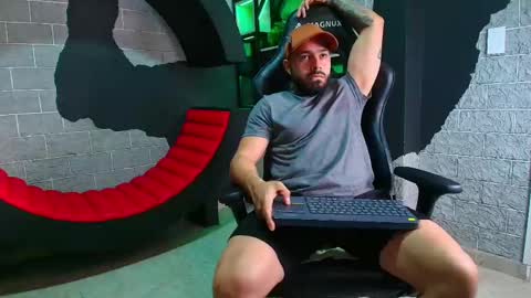 Snapshot of mikeblare chatting on January 7, 2025, 7:06 pm Mike Blare online show from January 7, 2025, 7:06 pm