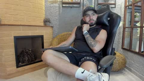 Snapshot of mikeblare chatting on January 30, 2025, 7:26 pm Mike Blare online show from January 30, 2025, 7:26 pm