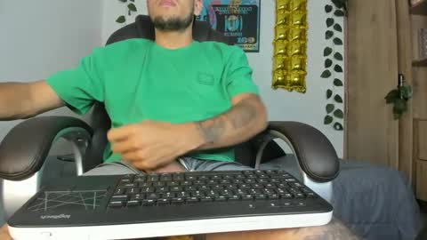 mikee_scooth online show from December 13, 2024, 8:41 am