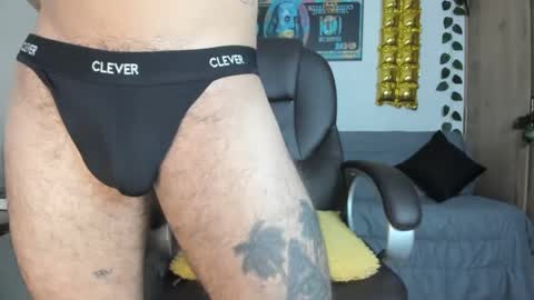 mikee_scooth online show from December 23, 2024, 6:22 am