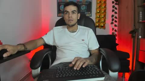 mikee_scooth online show from January 4, 2025, 8:16 pm